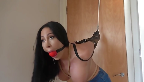 Hawt anal slutty with a huge ass gets fucked