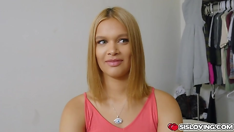 Sara wraps wedgedl prepsannt sexo and anal toy for you