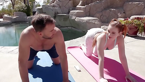 Shaky girl gets a creampie and fucked