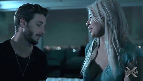 Sexy blonde's sexy feet & hornyido