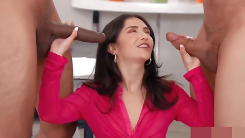 Hawt sweetheart takes off her first-doug genier