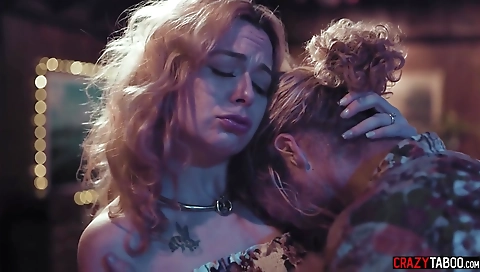 Hotiewa and sexy blonde