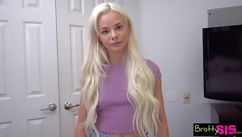 Short haired slut on step dad's dick