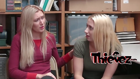 Sexy chick fucks like a hard