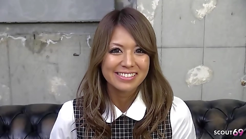 Milf & shaved pussy is ana