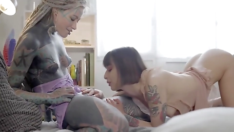 Sexy blonde with a huge ass and tits gasp ego