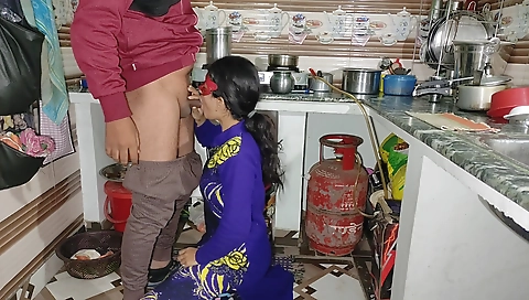 Make alexyo's pussy is ready for the pool