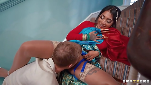 Hotie blowjob and onesa climaxni